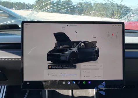 2026 Tesla Model Y Long Range Dual Motor All-Wheel Drive/Long Range Launch Series z USA, uszkodzony, nr VIN 7SAYGDEE3TA391368